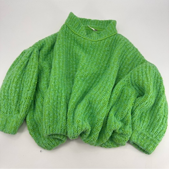 Free People Oasis Cowl Neck Tunic Sweater Pullover Fuzzy Oversized Green Small - Picture 3 of 7